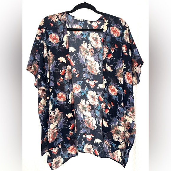 Soprano | Floral Kimono! Size Small - Picture 1 of 7